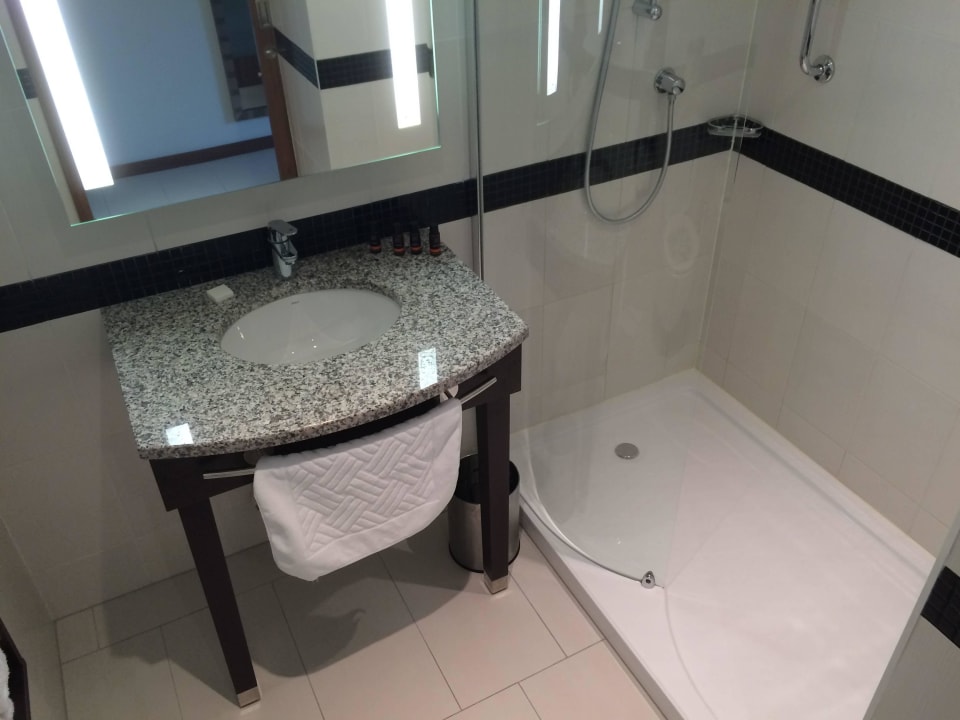 Lazienka Hampton by Hilton Warsaw City Centre