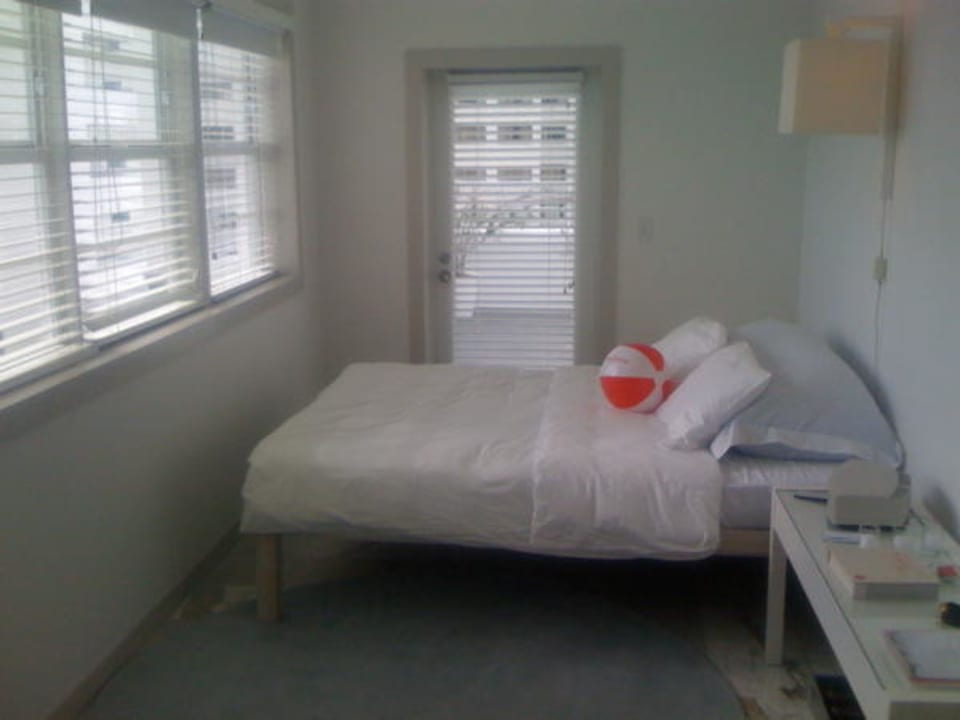 Rooftop Siute: Bett The One50 Hotel, BW Signature Collection