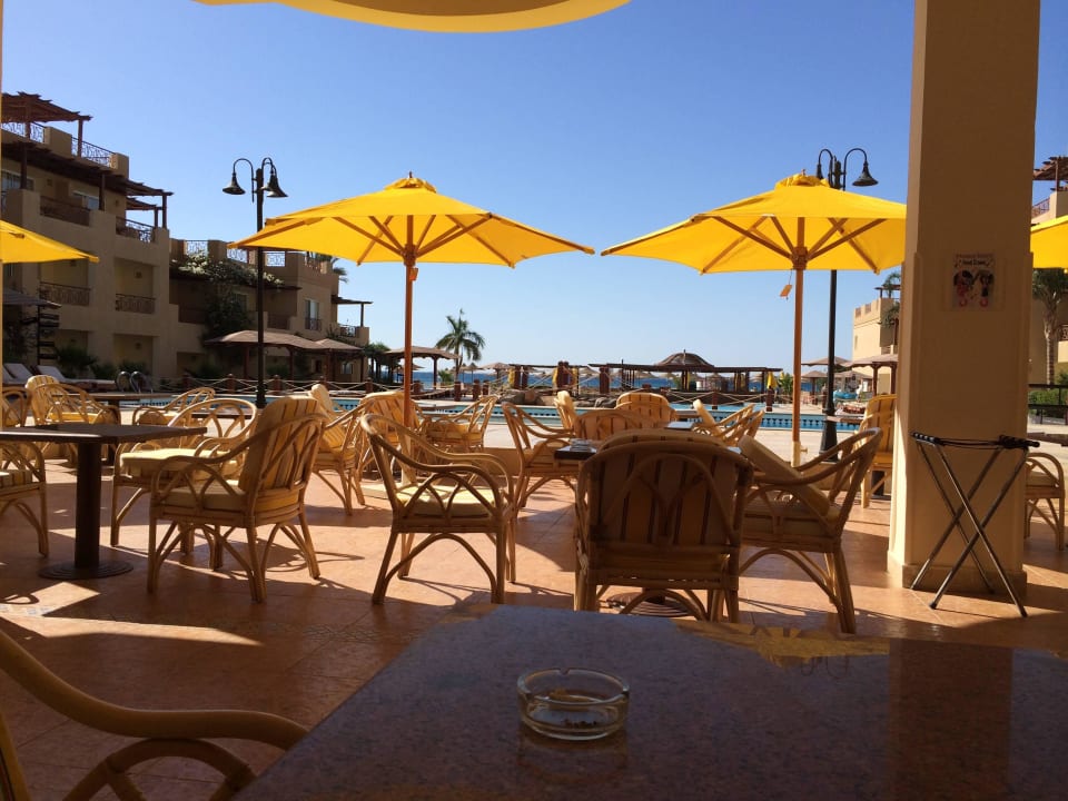 Blick in Richtung Pool und Strand Imperial Shams Abu Soma