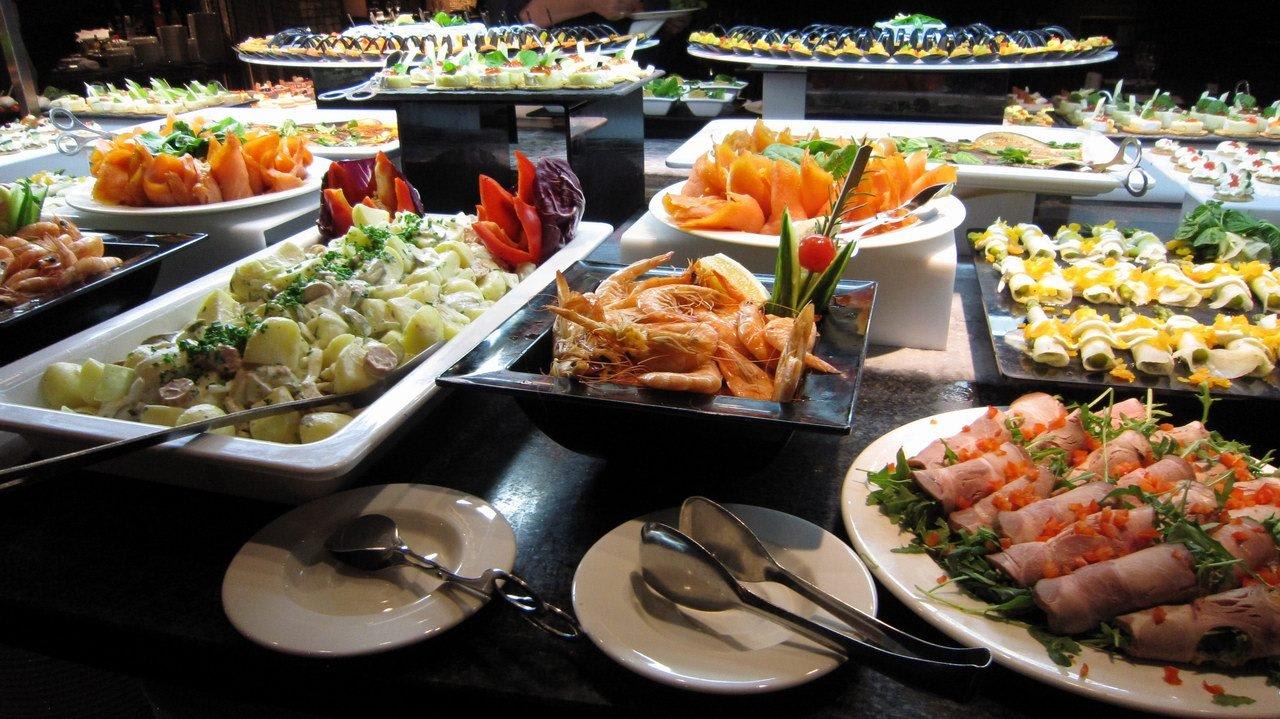 Buffet dinner Lopesan Baobab Resort