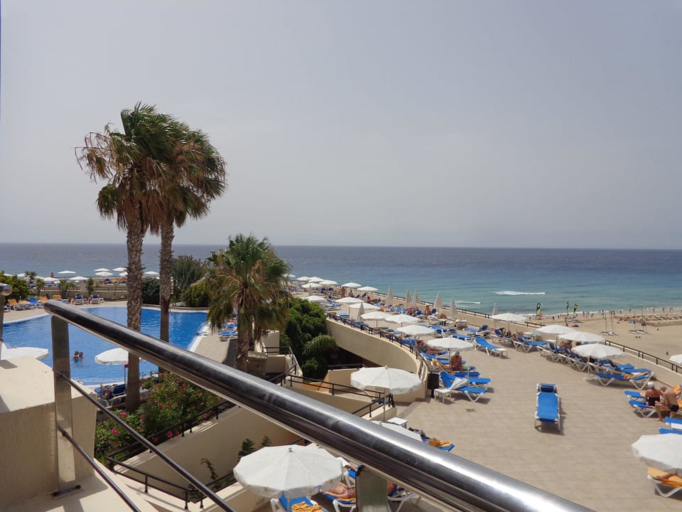 Ausblick auf die Sonnenterrasse Iberostar Waves Playa Gaviotas