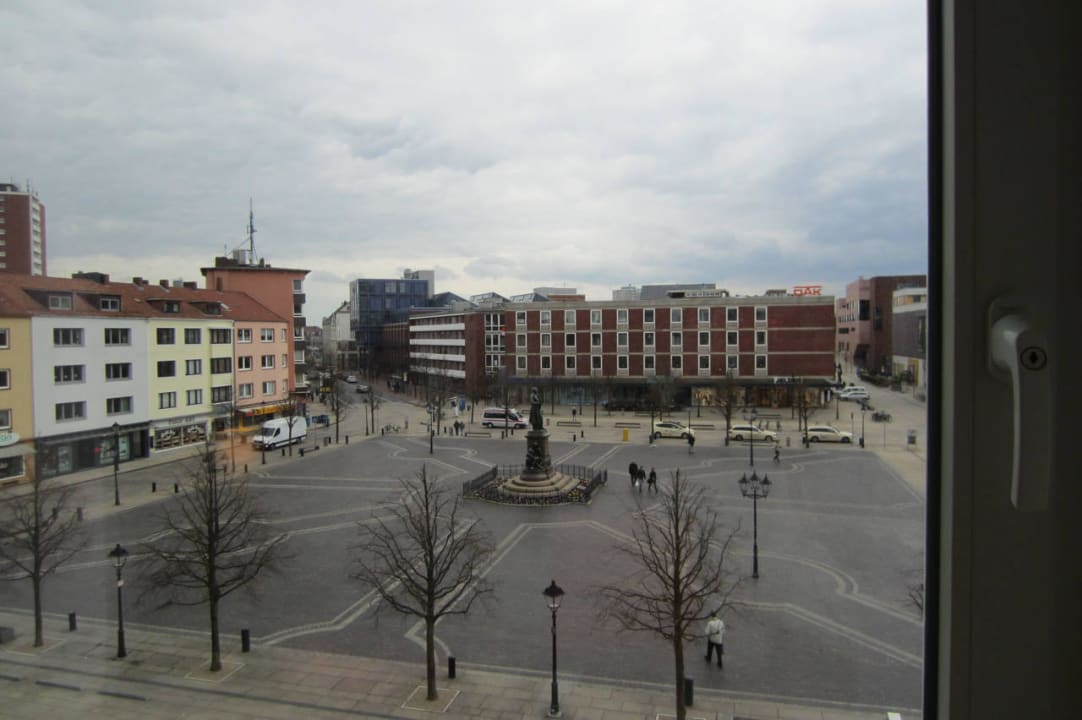 Blick zur Fußgängerzone  Nordsee Hotel City