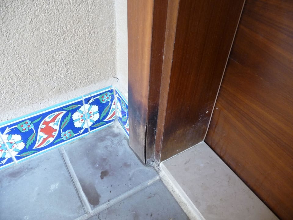 Zimmertüren standen im Wasser NoxInn Club