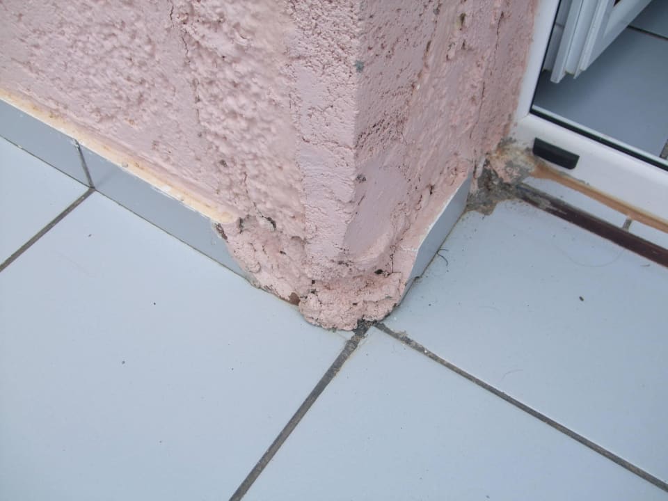 "Facharbeiter" am Werk im 4*-Hotel Eurohotel Katrin Hotel & Bungalows