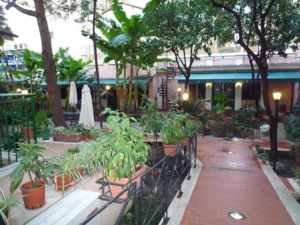 Innenhof des Hotels Hotel Astoria Garden