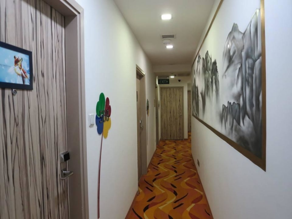 Flur Hotel Clover The Arts