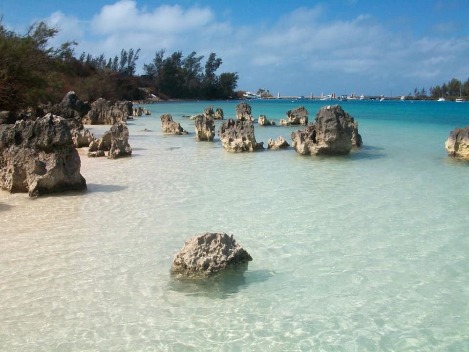 Strand am Hotel Hotel Grotto Bay Beach Resort