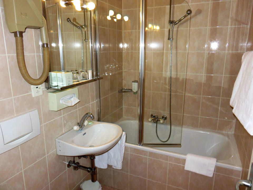 Badzimmer  Hotel International & Terminus