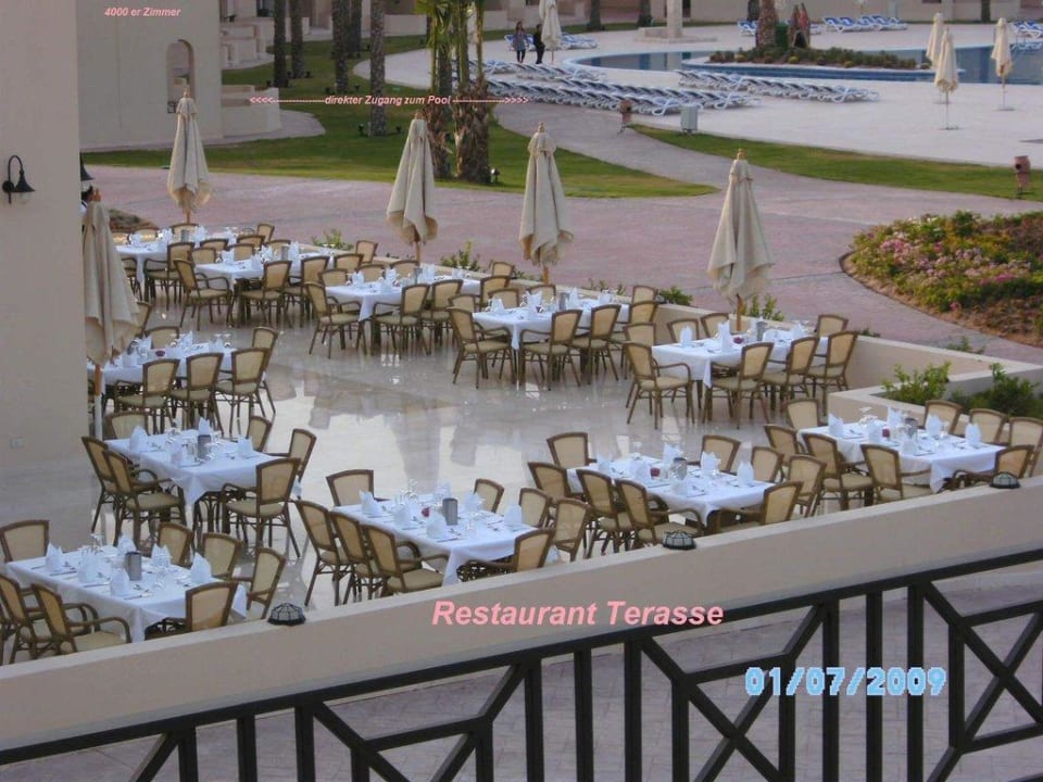 Restaurant Terrasse mit schönem Blick zum Pool Cleopatra Luxury Resort Makadi Bay