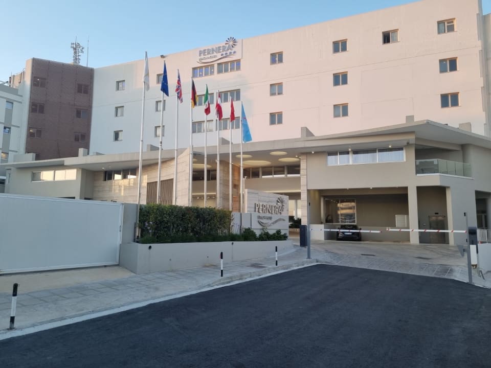 Außenansicht Pernera Beach Hotel