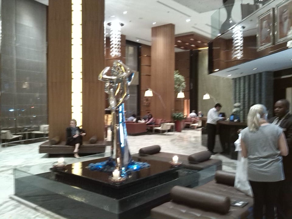 Lobby Hotel Radisson Blu Dubai Media City