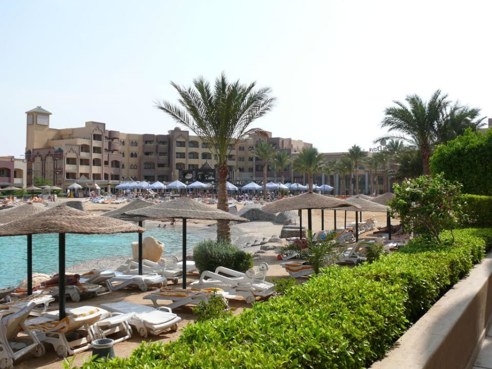 Laguna wewnątrz hotelu Sunny Days El Palacio Resort & Spa