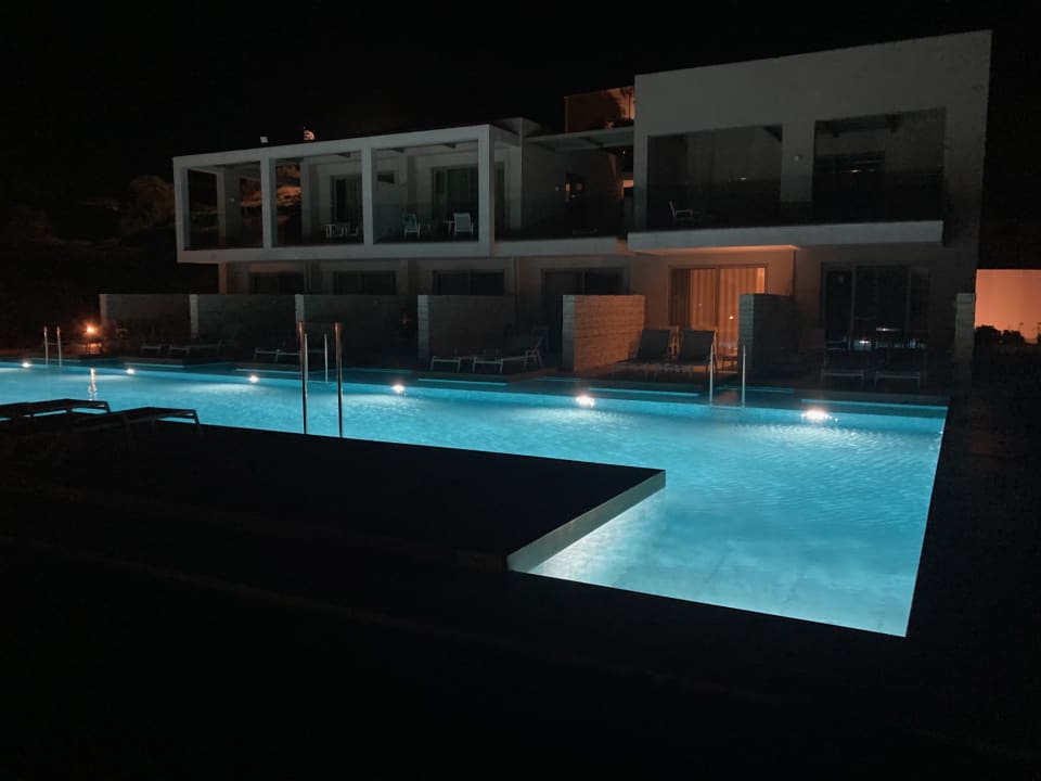 Pool Porto Bello Royal