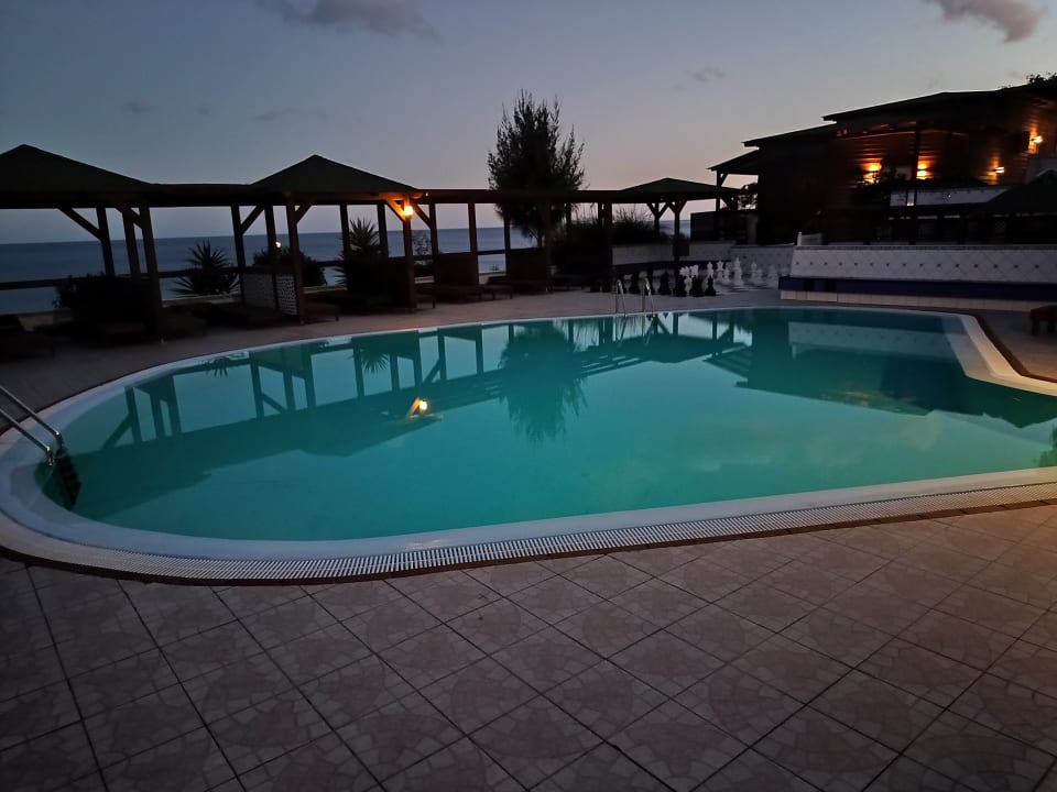 Pool Marina Playa Suite Hotel