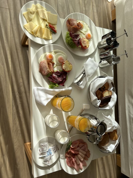 Gastro Avra Imperial Hotel