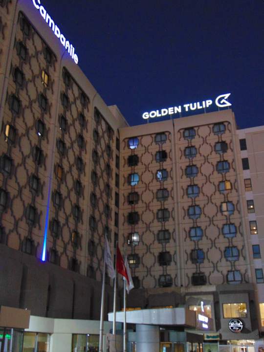 Außenansicht Hotel Golden Tulip El Mechtel