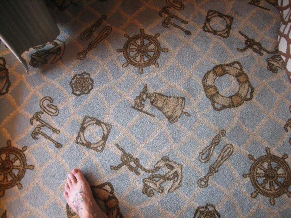 Witziger Teppich, nicht mehr neu, aber tiptop! Hotel Grand Side