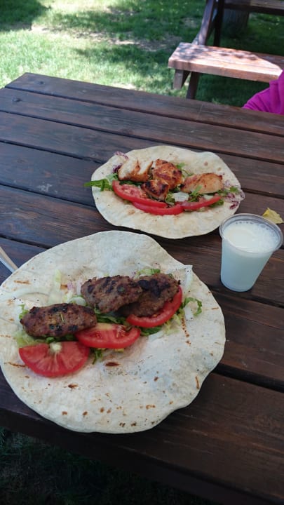 Idyllische Grillstation Wraps Seaden Sea World Resort & Spa