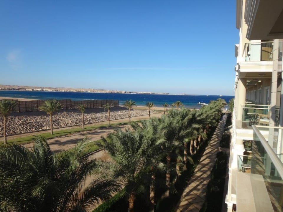 Vom Balkon Seitensicht auf Meer  Premier Le Reve Hotel & Spa