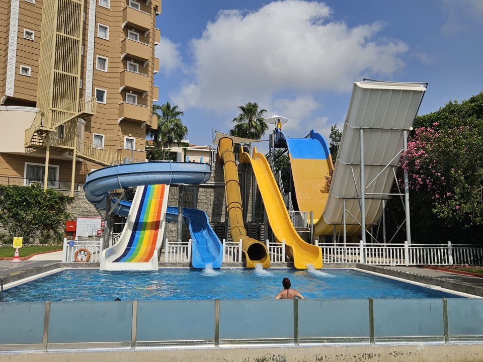 Pool Side Mare Resort & Spa