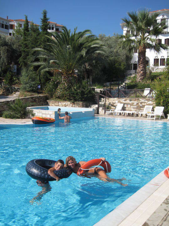 Der Pool ist cool Leda Village Resort