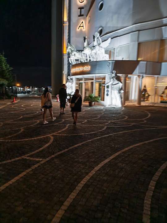 Außenansicht Narcia Resort Side