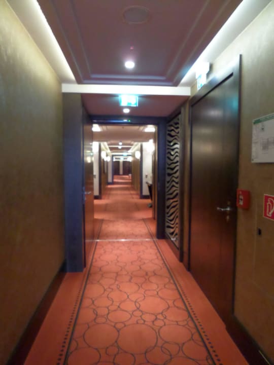 Flur 7. Etage Waldorf Astoria Berlin