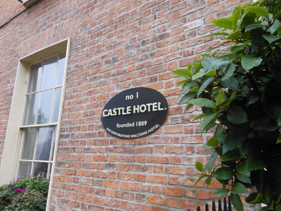 Hotelschild The Castle Hotel