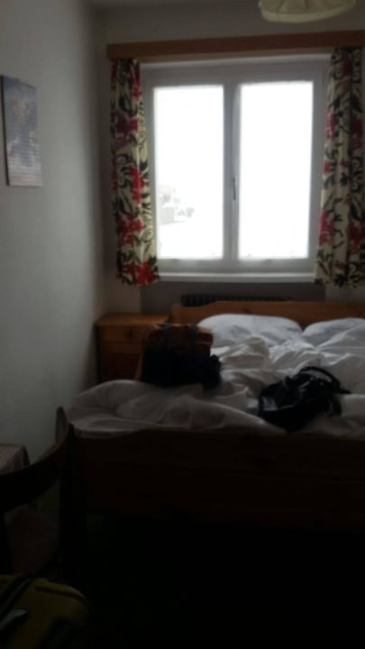 Grausames Mini-Zimmer  Gasthof Geisler