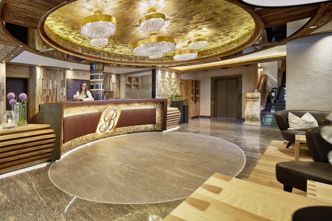 Lobby Hotel Berghof Crystal SPA & Sports Hintertux