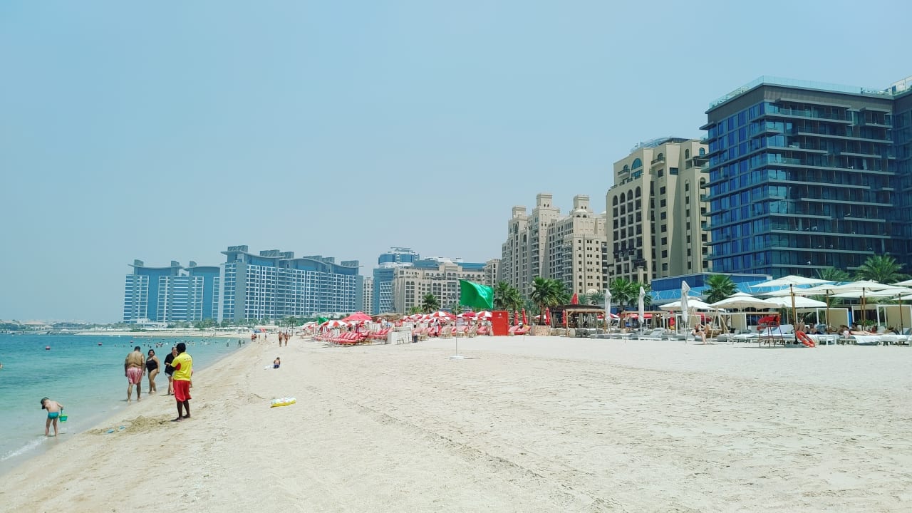 Strand voco Dubai The Palm by IHG