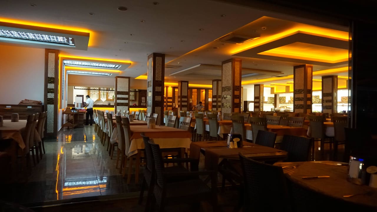 Restaurant Hotel Kleopatra Ada Beach