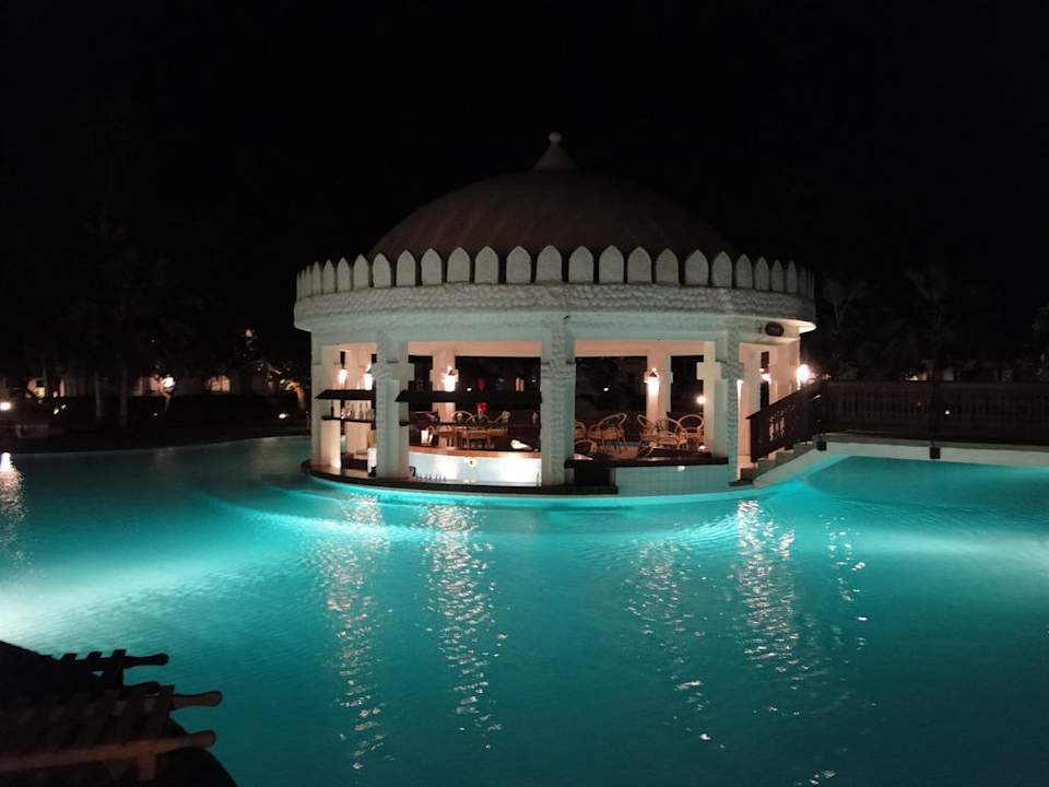 Poolbar Hotel Southern Palms Beach Resort