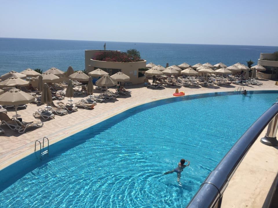 Pool Melas Resort Hotel