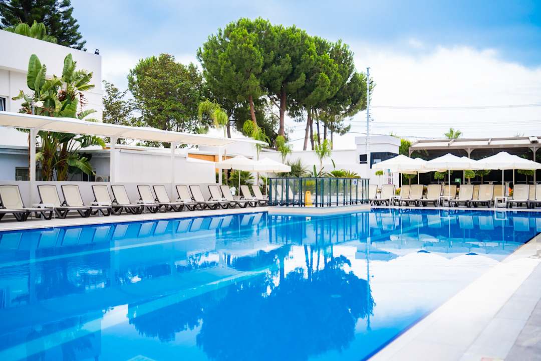 Pool Calimera Side Resort