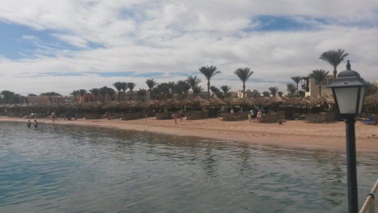 Blick zum Hotelstrand Jaz Makadina
