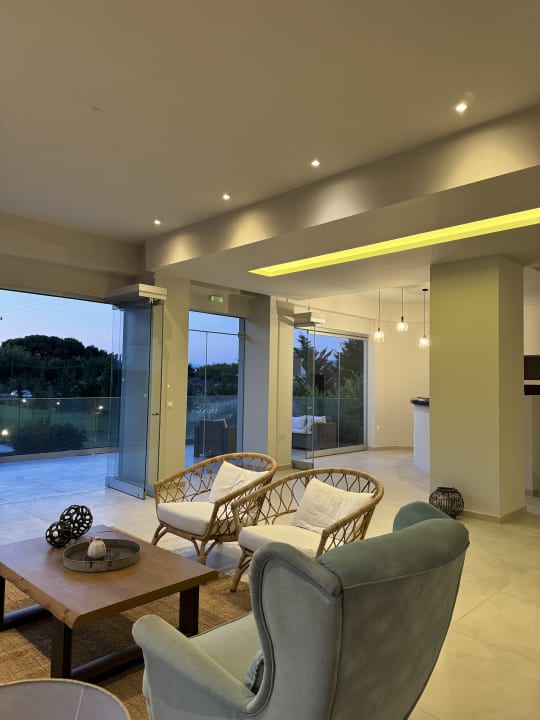 Lobby Almyros Villas Resort