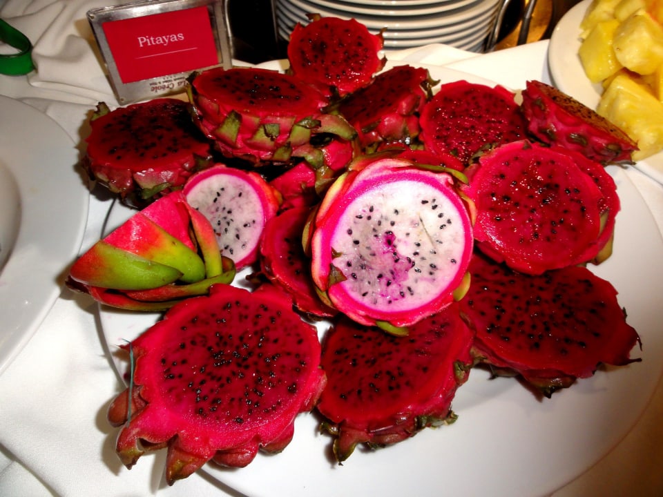 Obst zum Frühstück La Creole Beach Hotel & Spa