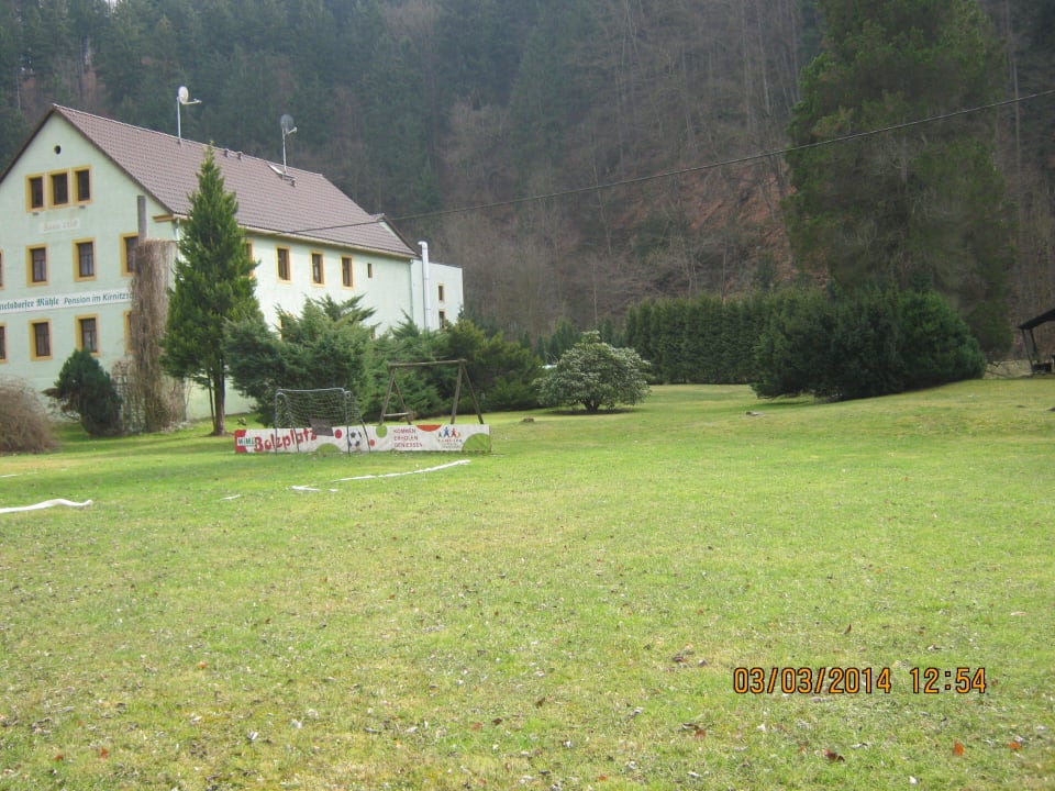 Gartenansicht Frühling 2014 Pension Mittelndorfer Mühle