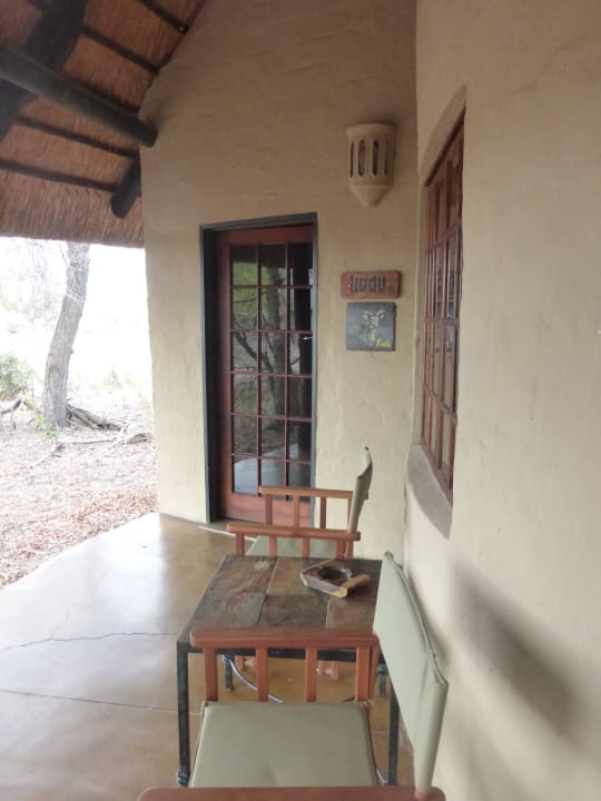 Terasse vor dem Bungalow Motswari Private Game Reserve & Geiger's Camp