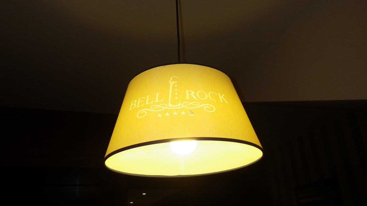 Lampenschirm mit "Bell Rock" Aufschrift Hotel Bell Rock Europa-Park