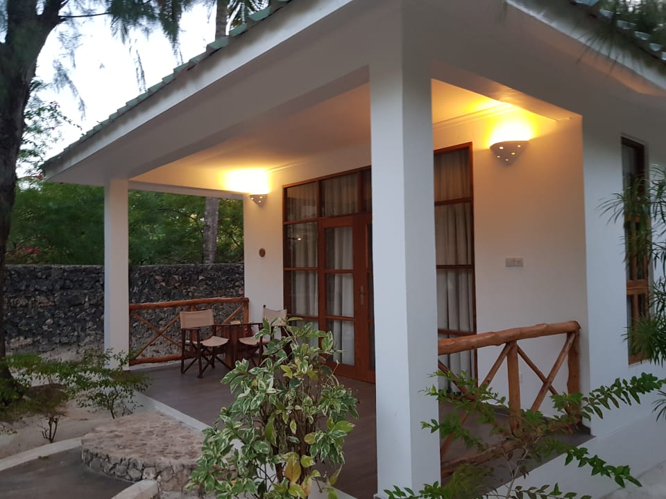 Zimmer Kisiwa on the Beach