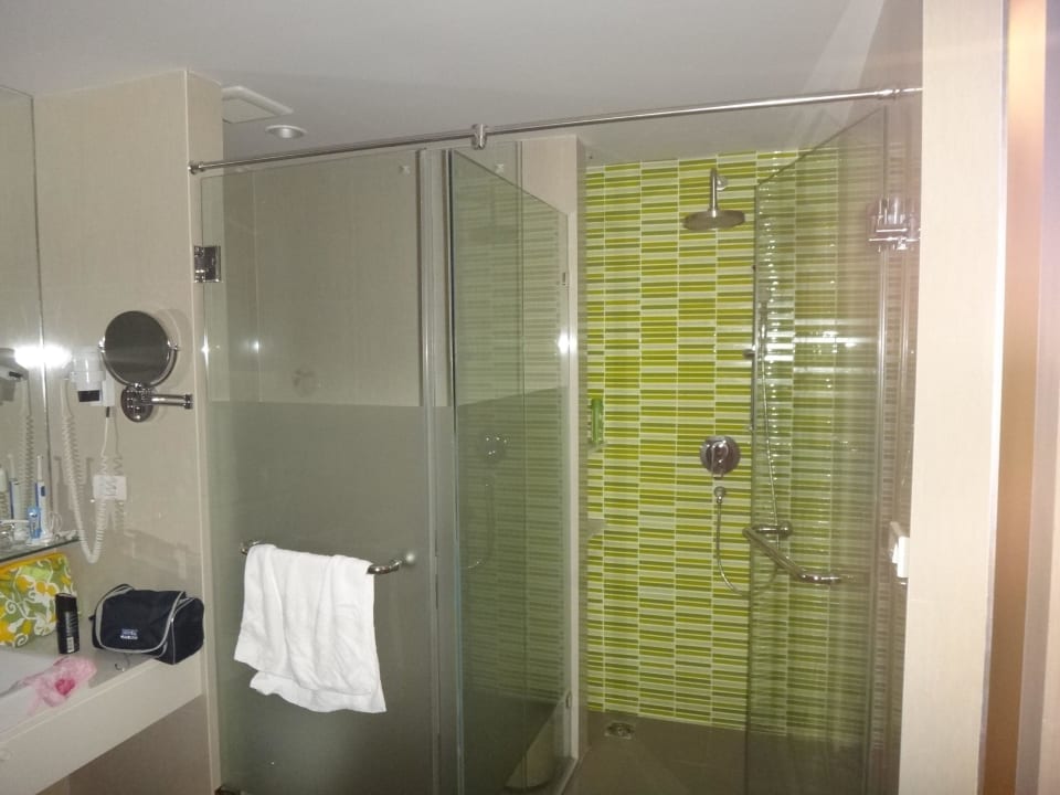 Dusche und Bad The Sands Khao Lak by Katathani