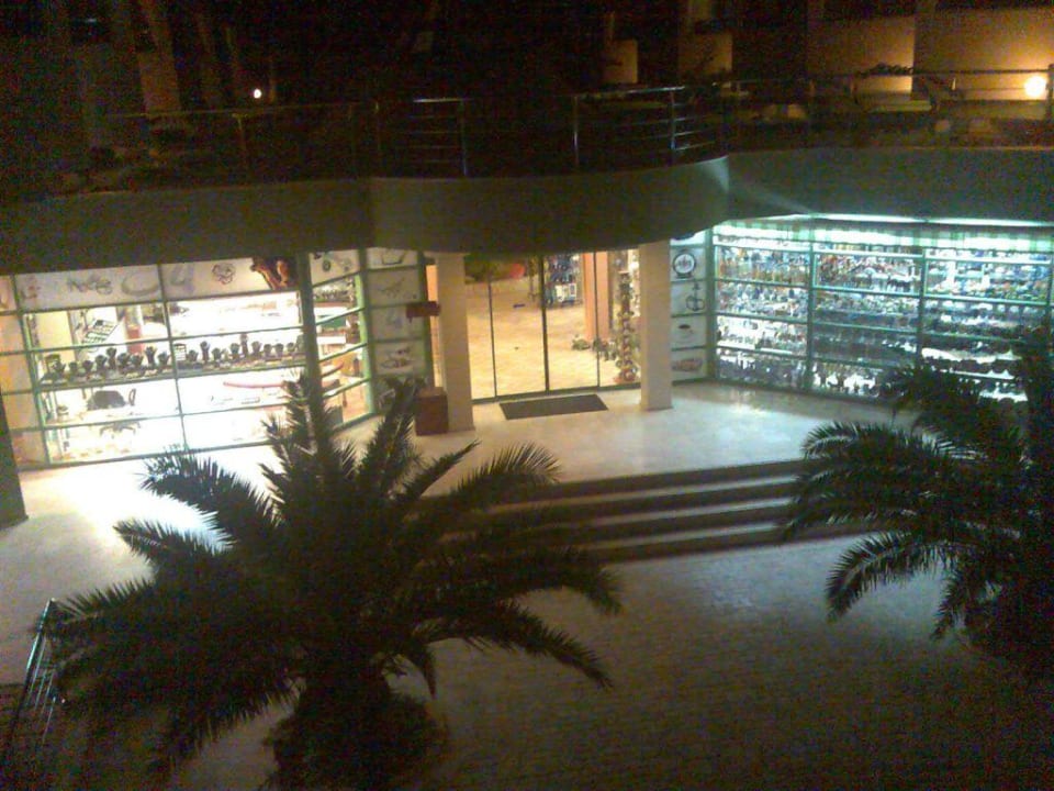 Shopping Center von Golden Coast Resort Hotel VONRESORT Golden Beach