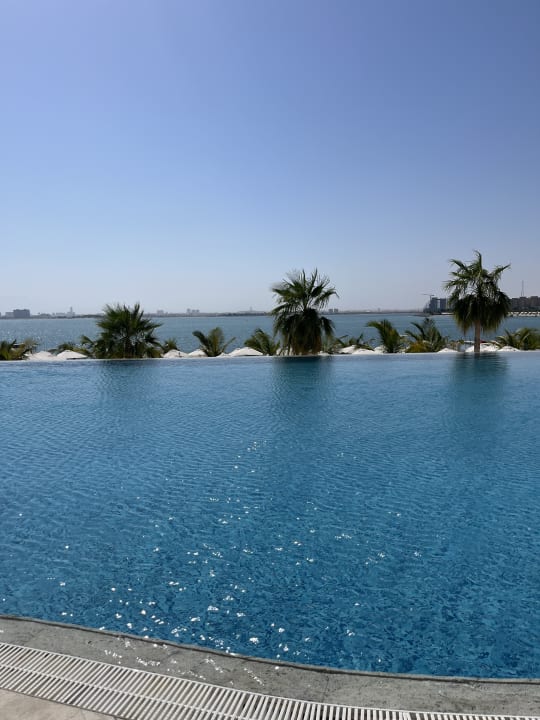 Pool Hampton by Hilton Marjan Island