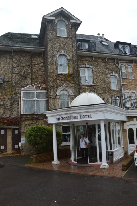 Eingang Hotel The Connaught Lodge