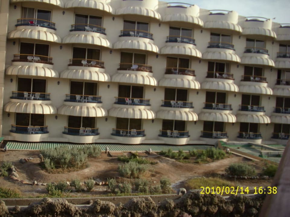Druga część hotelu - widok z balkonu Seagull Beach Resort