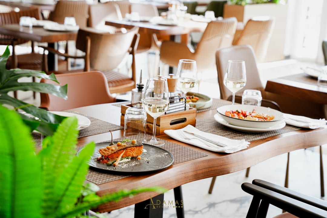 Gastro Adamas Resort & Hotel