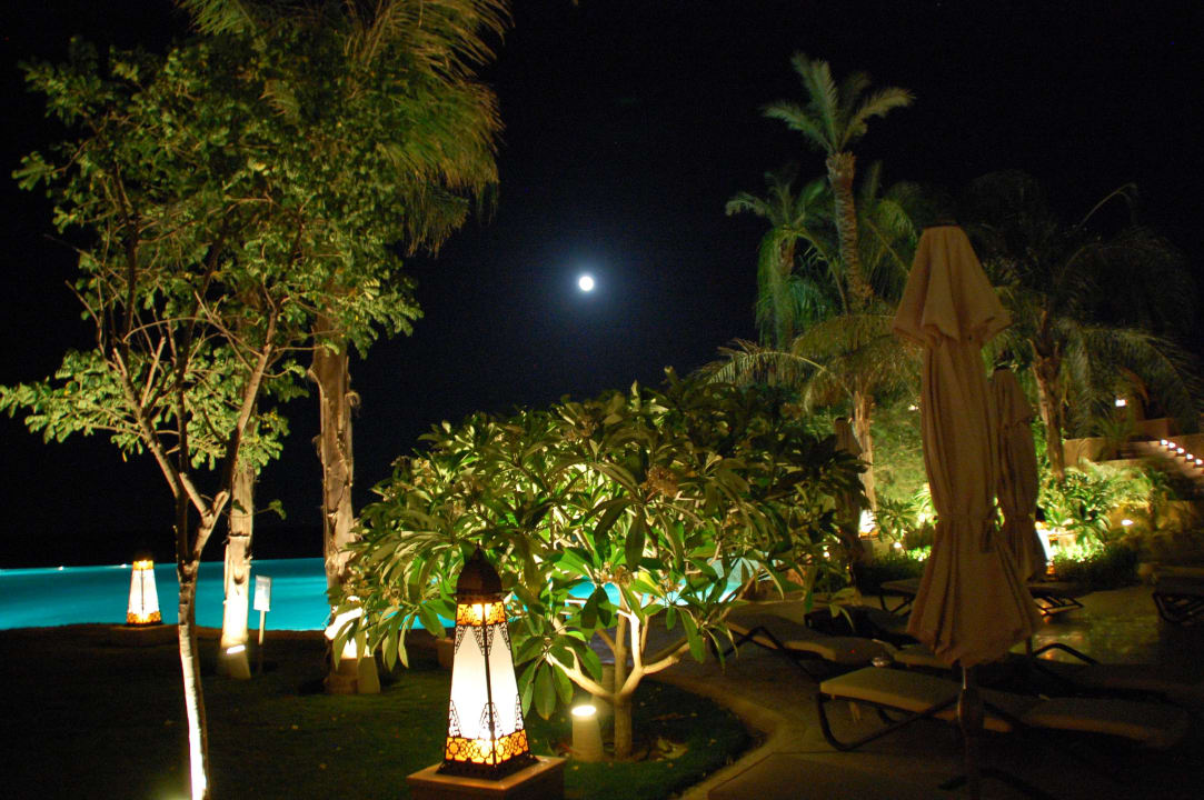 Vollmond über dem Infinitypool Makadi Spa - Adults only
