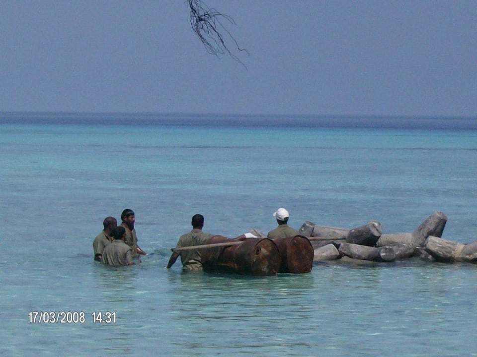 Angestellte bei der Arbeit Summer Island Maldives